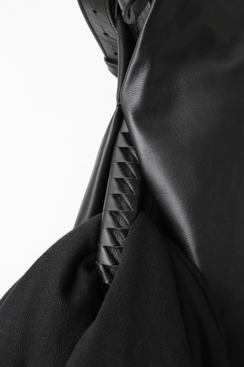 Veil Handle Mid Bag - Steer Oil