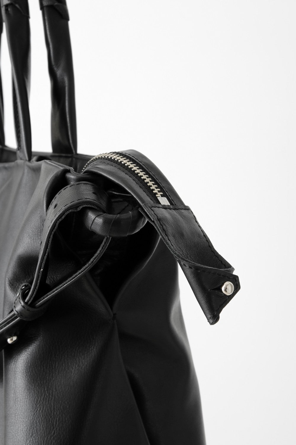 Veil Handle Mid Bag - Steer Oil