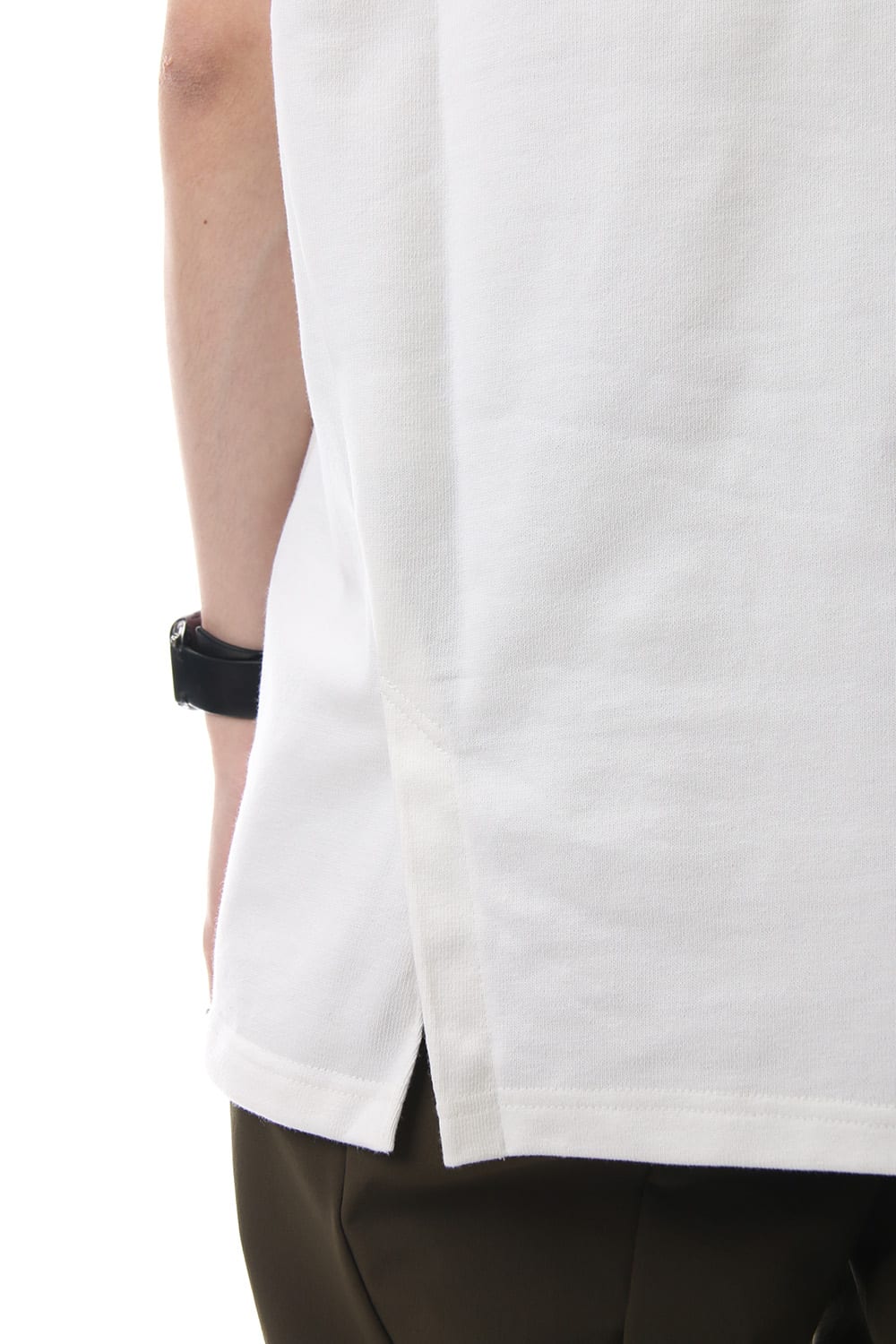 CREW NECK SIDEVENT S/S - White - CM-1802