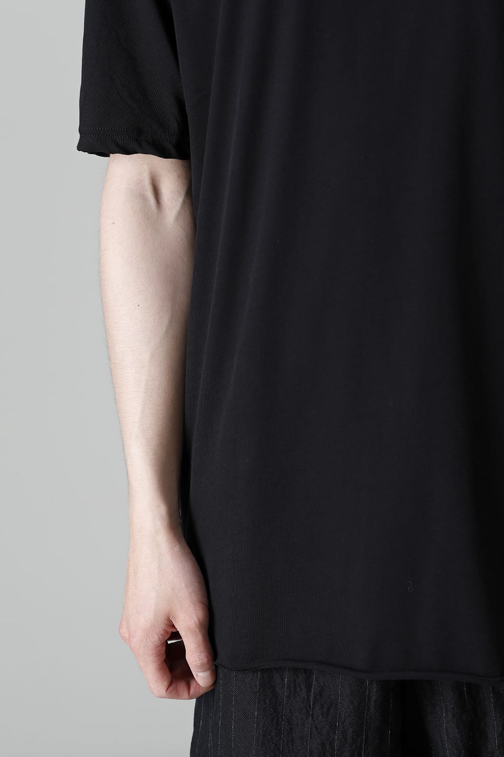 Short sleeve loose fit tight twist yarn jersey  Black