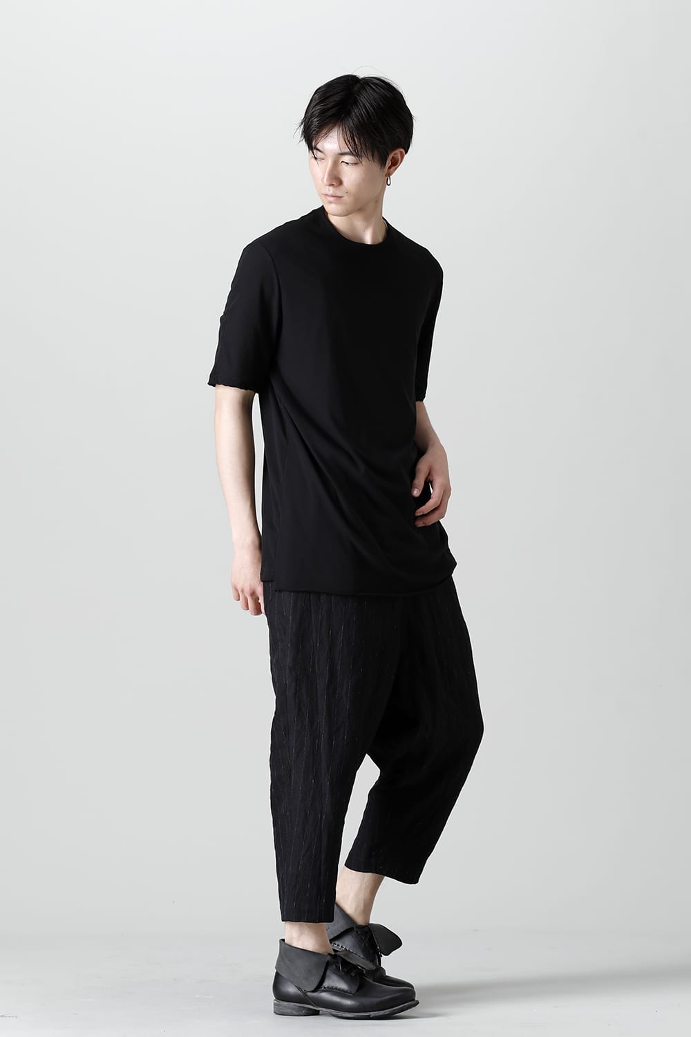 Short sleeve loose fit tight twist yarn jersey  Black