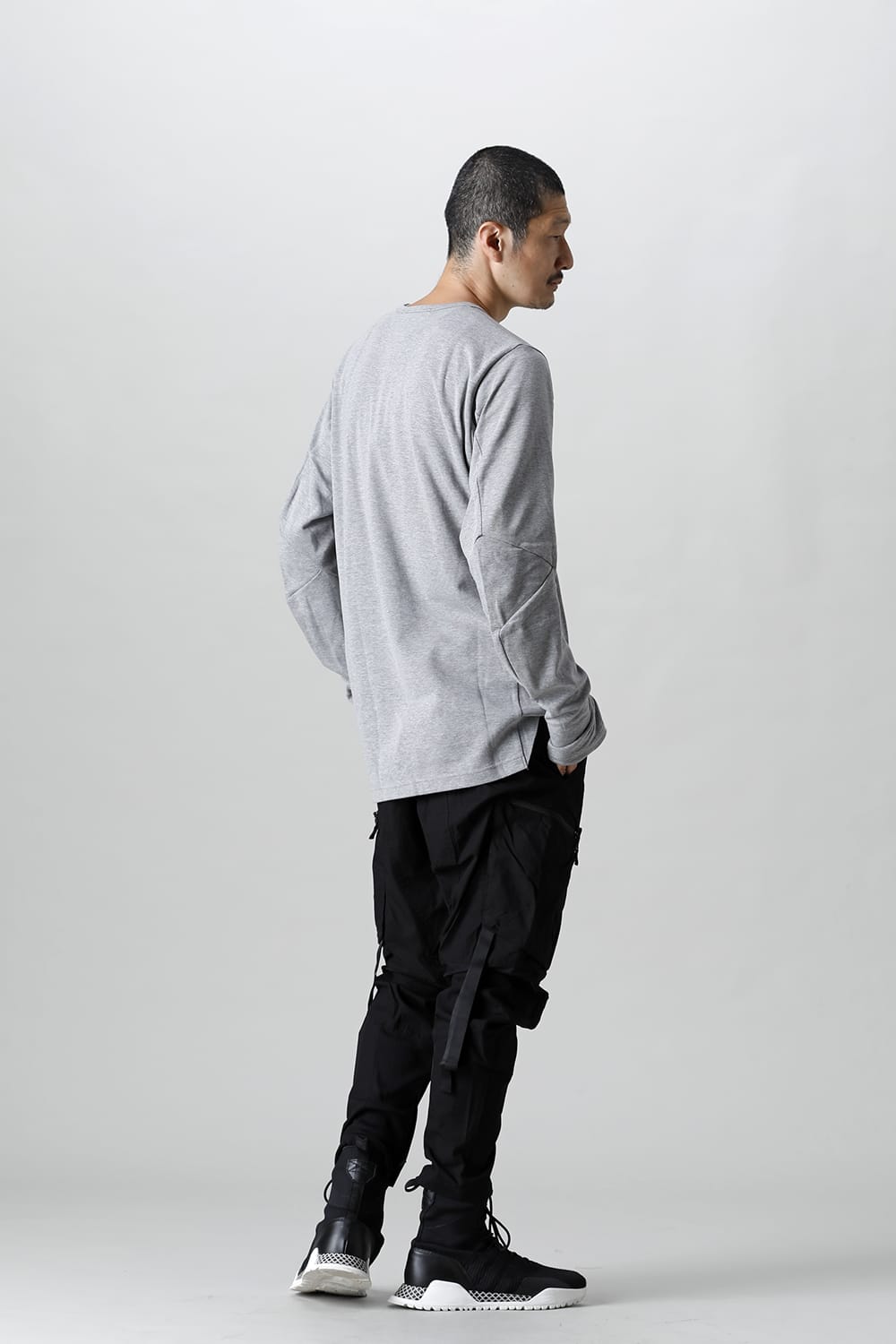 10th Annyversary Articulated Crew Neck LS T.Gray