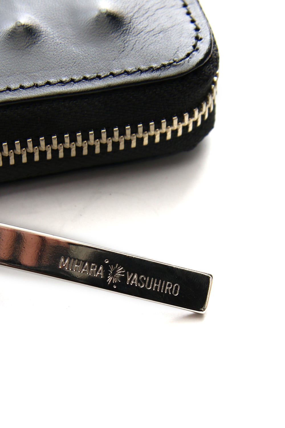 Studs Invisible Long Wallet Black