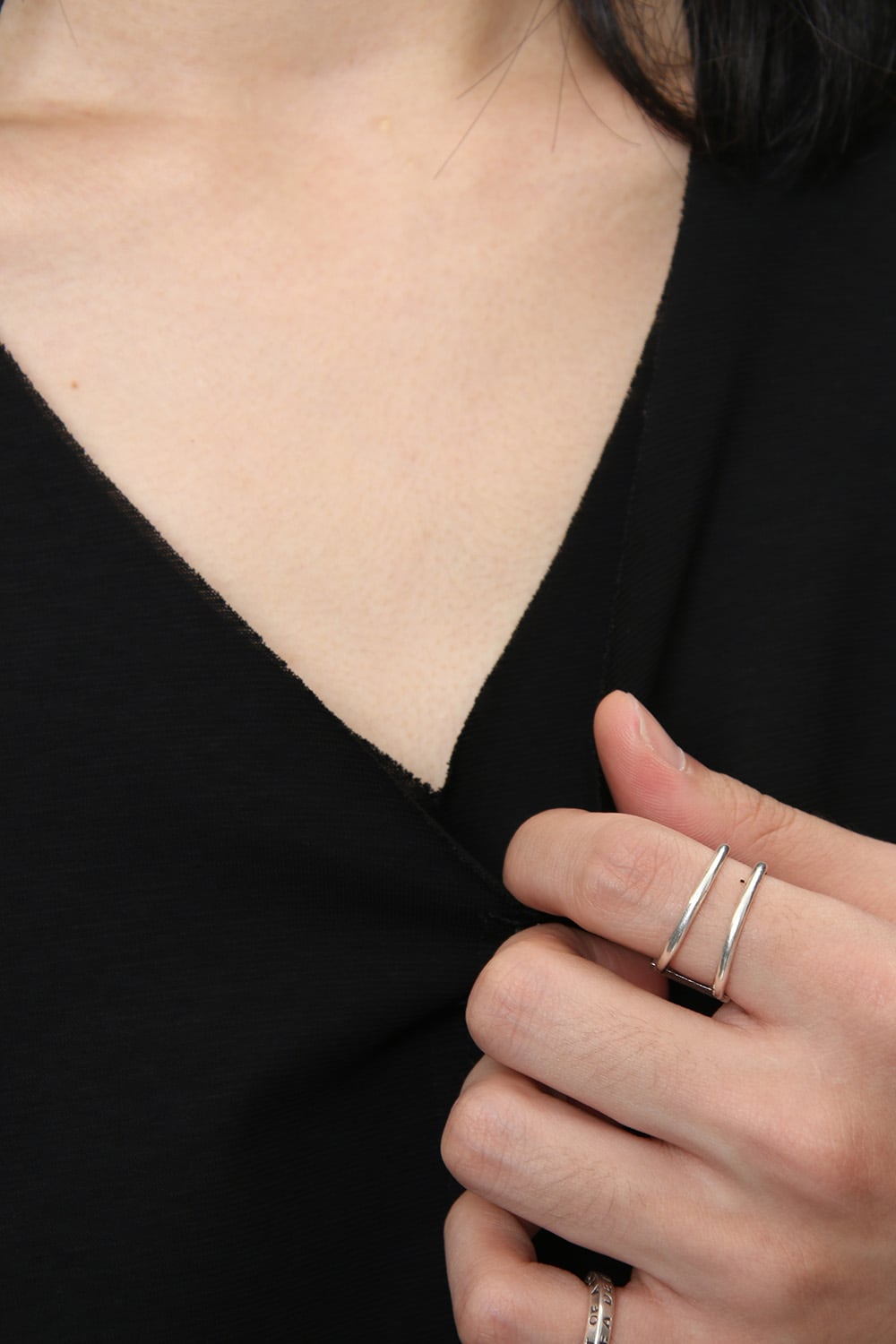 Layered Cutsew V-neck - Black