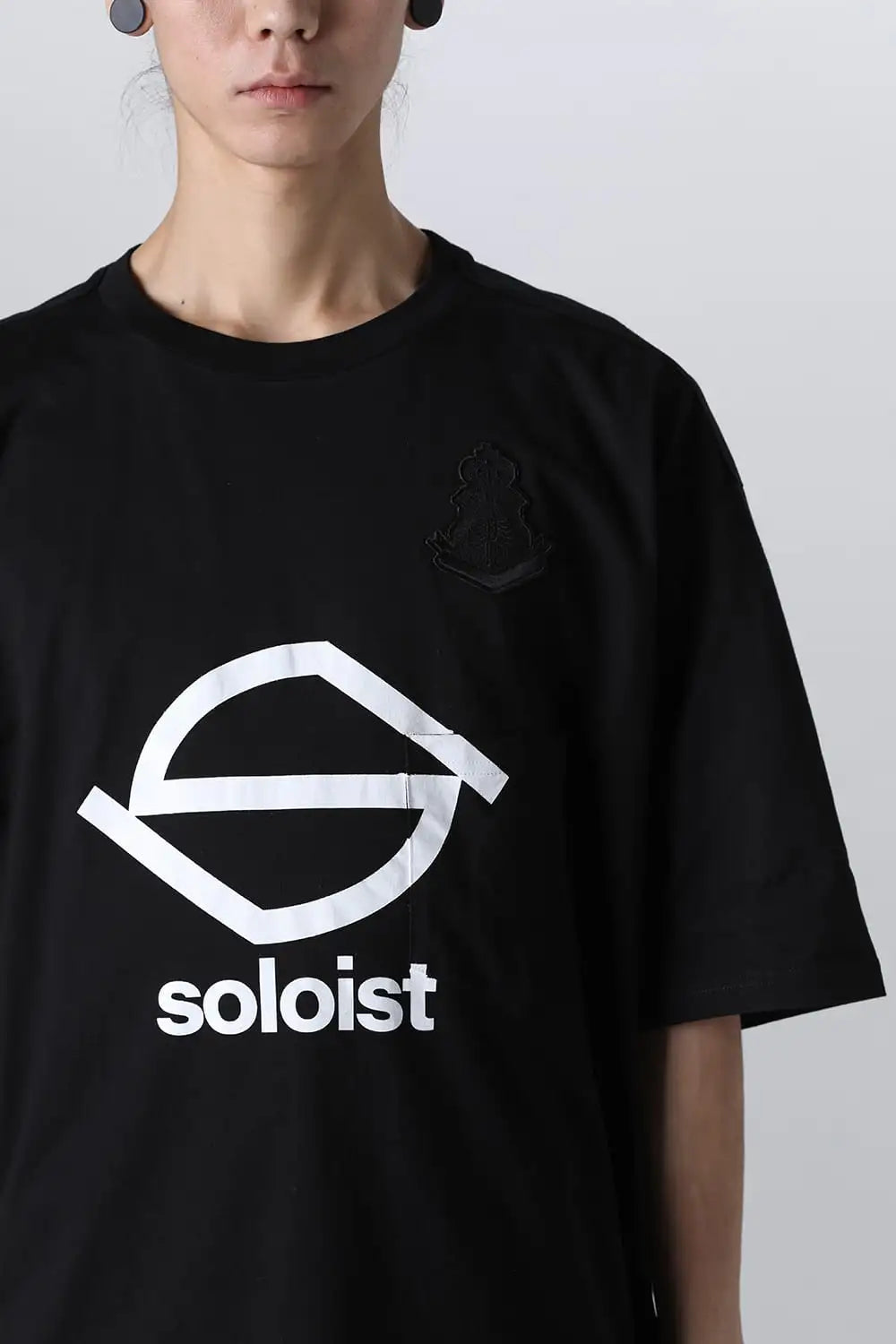 Sロゴアンドボーンエムブレム(オーバーサイズショートスリーブポケットティー) Black