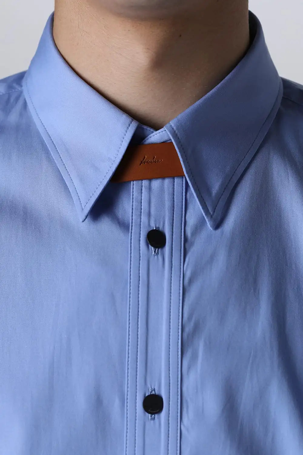 フロントパネルシャツウィズレザータブ Sax