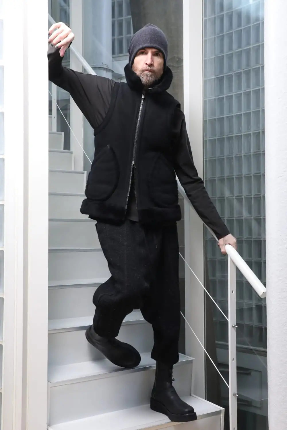 High neck  Vest Sheep Skin Black