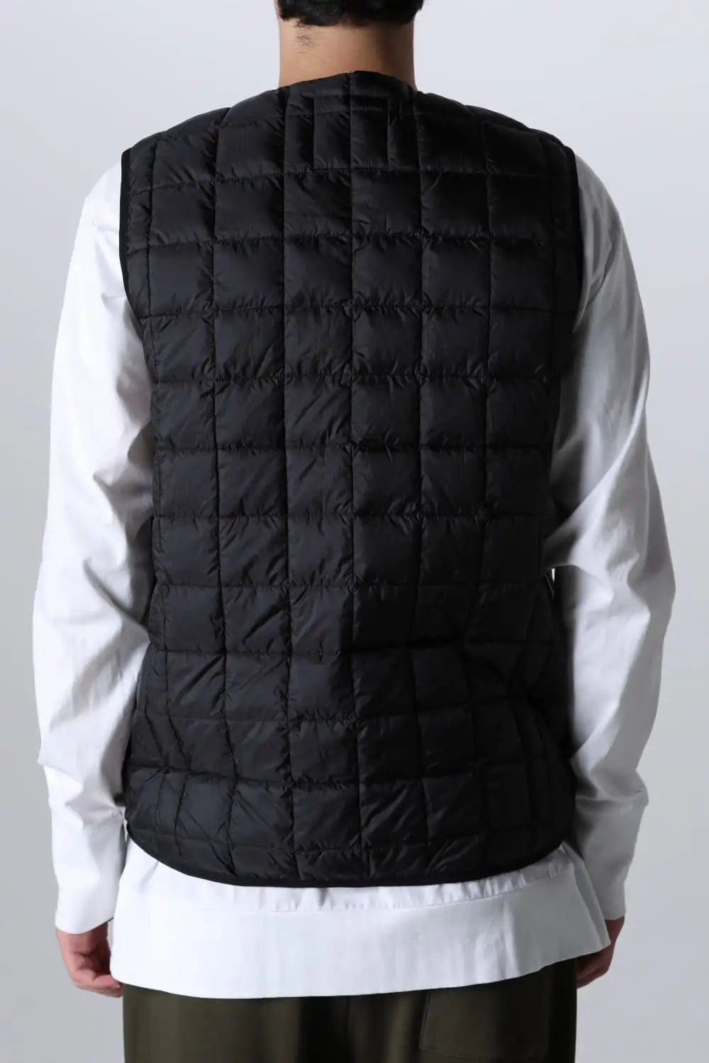 MOUNTAIN HI-SPEC CREW NECK DOWN VEST＜900FP+＞ Black