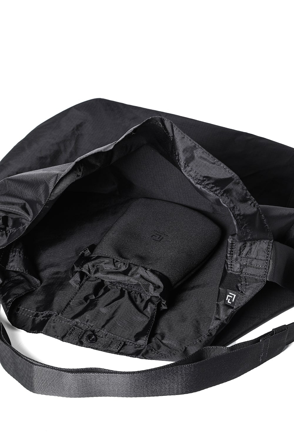 RAMIDUS SHOULDER BAG (L) Black