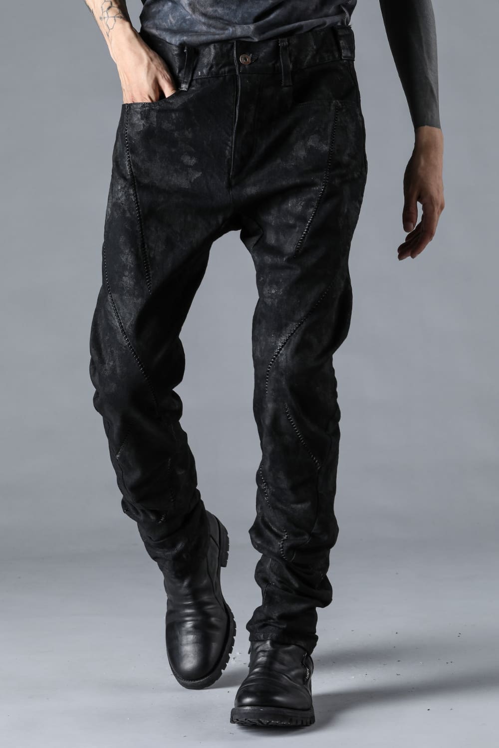 Coated Stretch Denim Overlock Twisted Curve Slim Pants