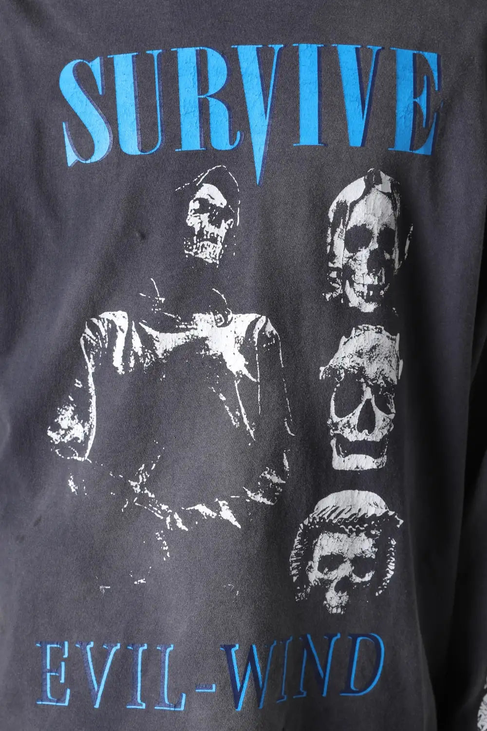 SURVIVE ロングスリーブTシャツ