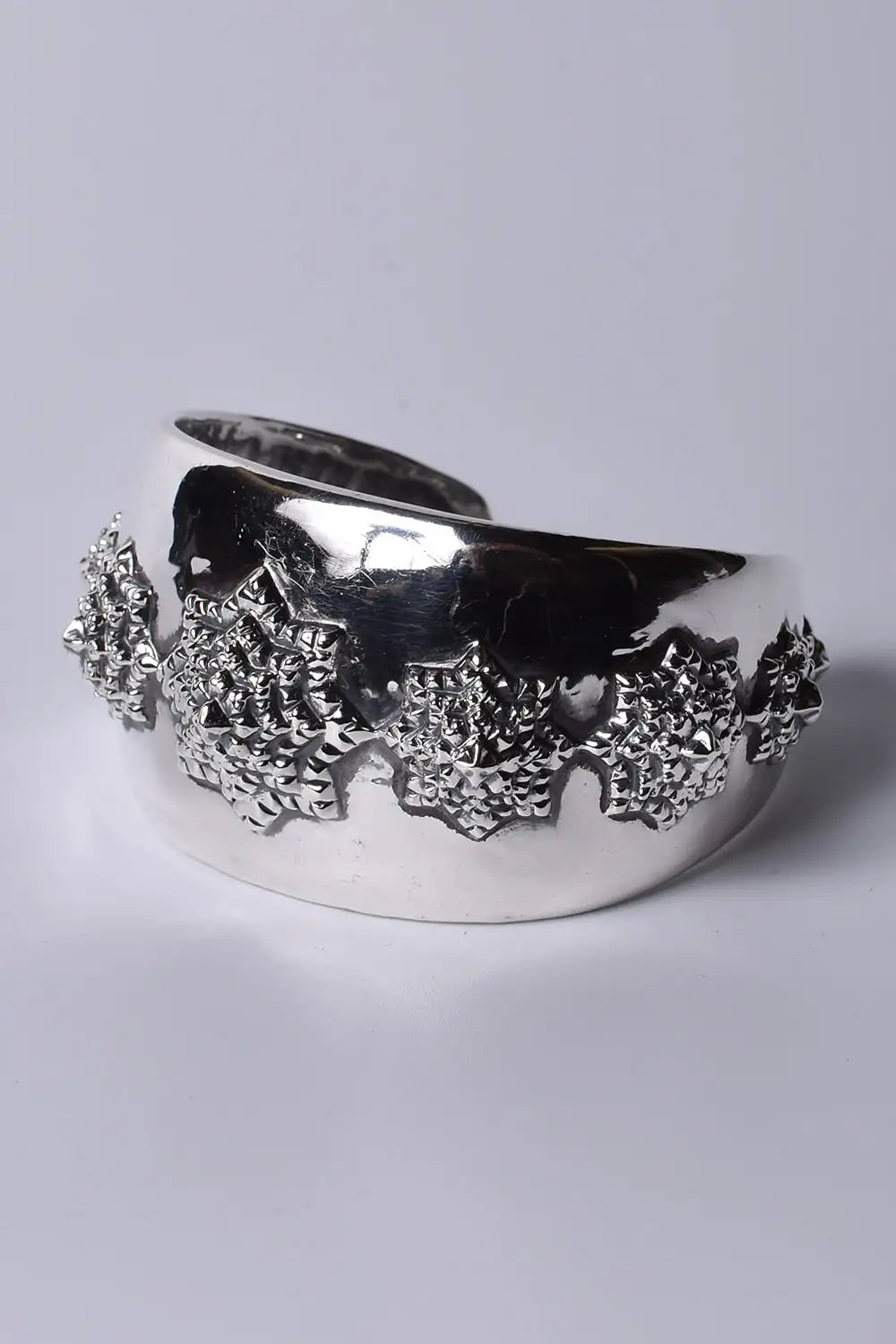 フラワー E バングル