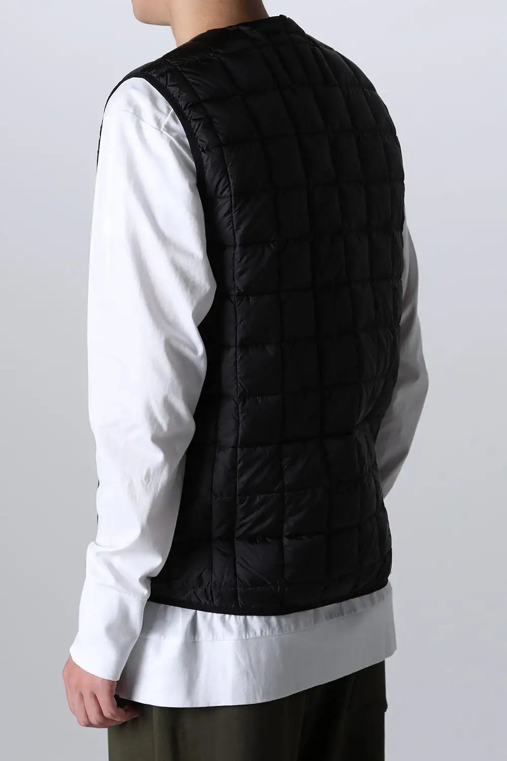 MOUNTAIN HI-SPEC CREW NECK DOWN VEST＜900FP+＞ Black