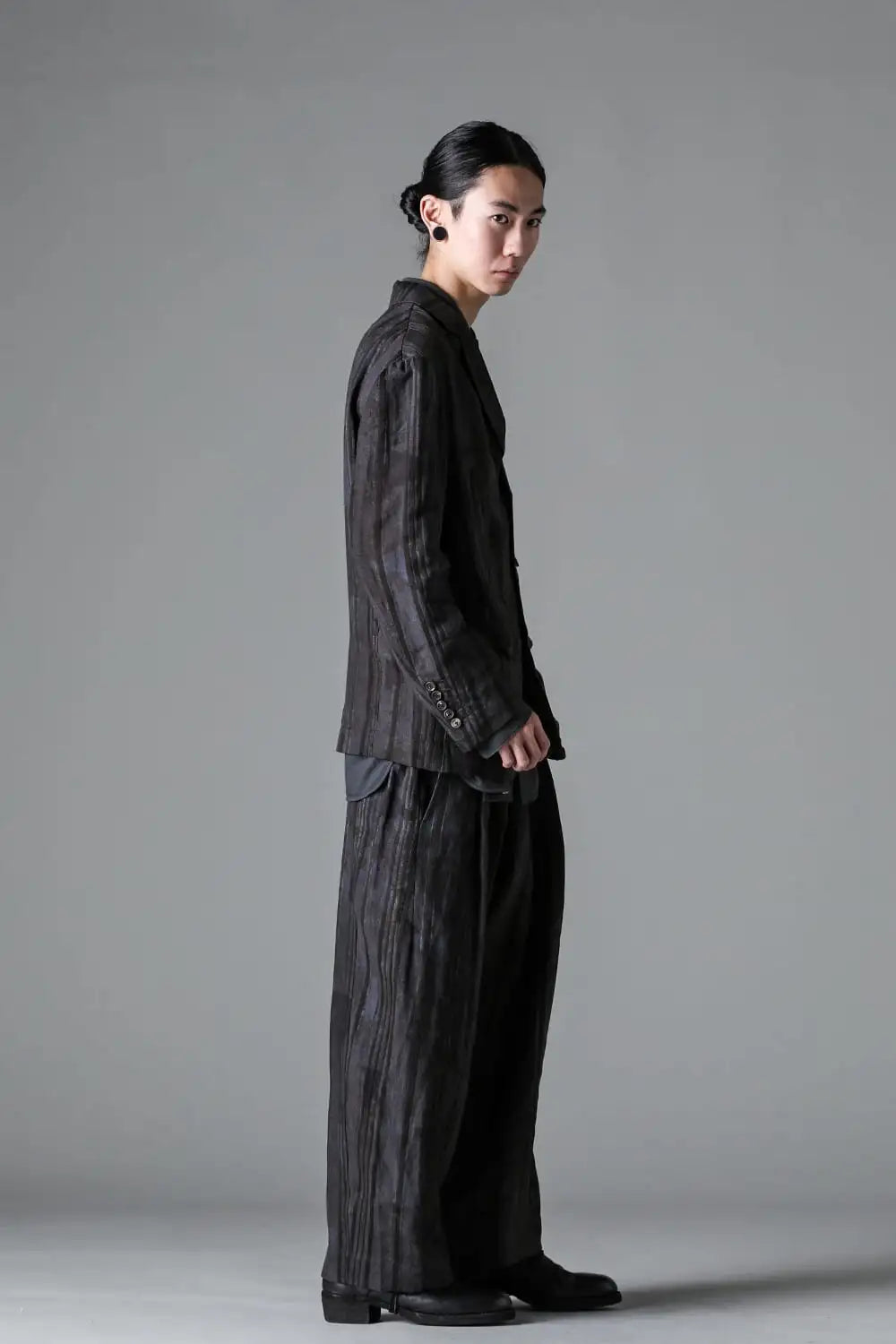 Front Pleats Tapered Long Trousers