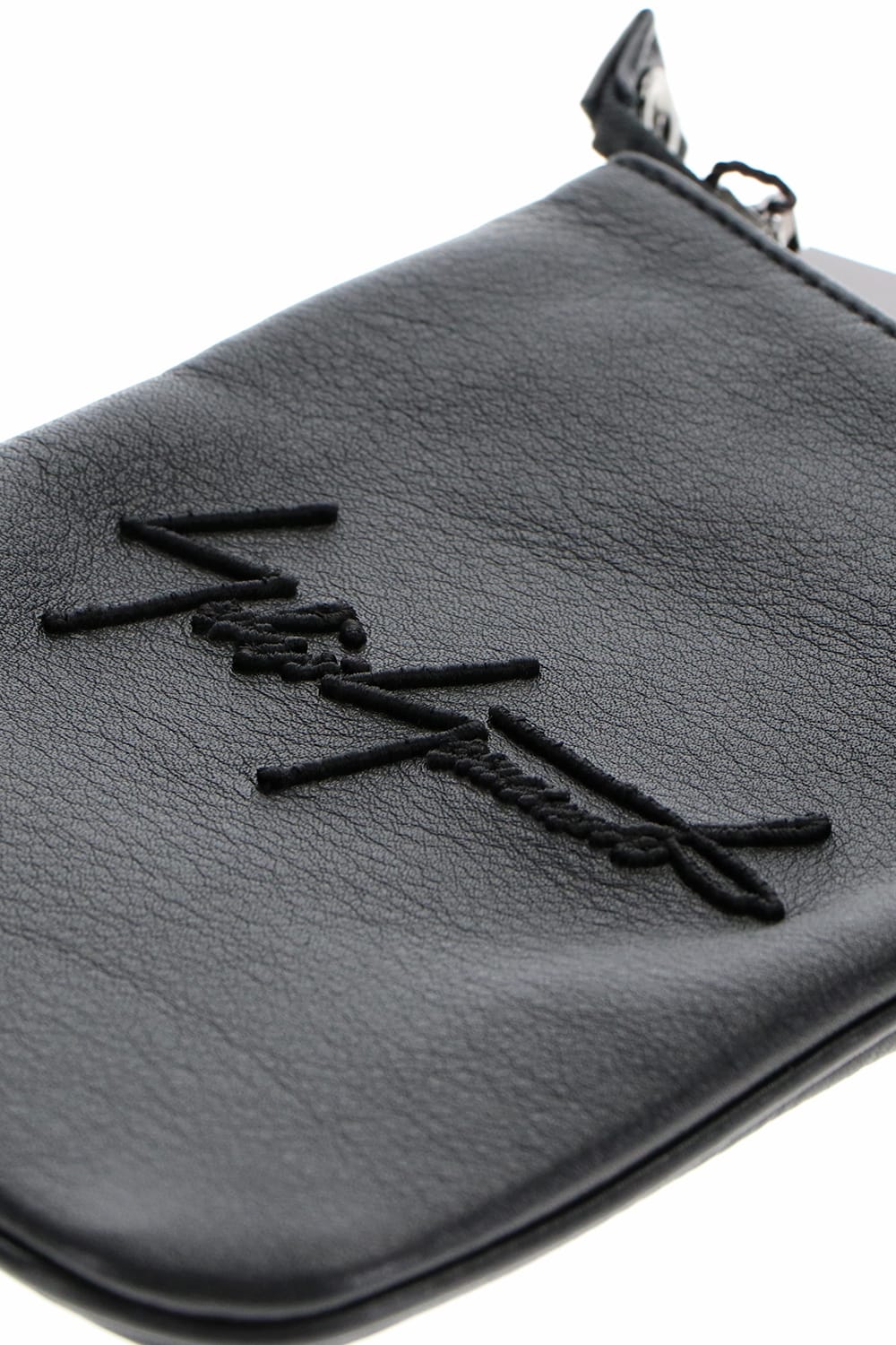 SIGNATURE POUCH