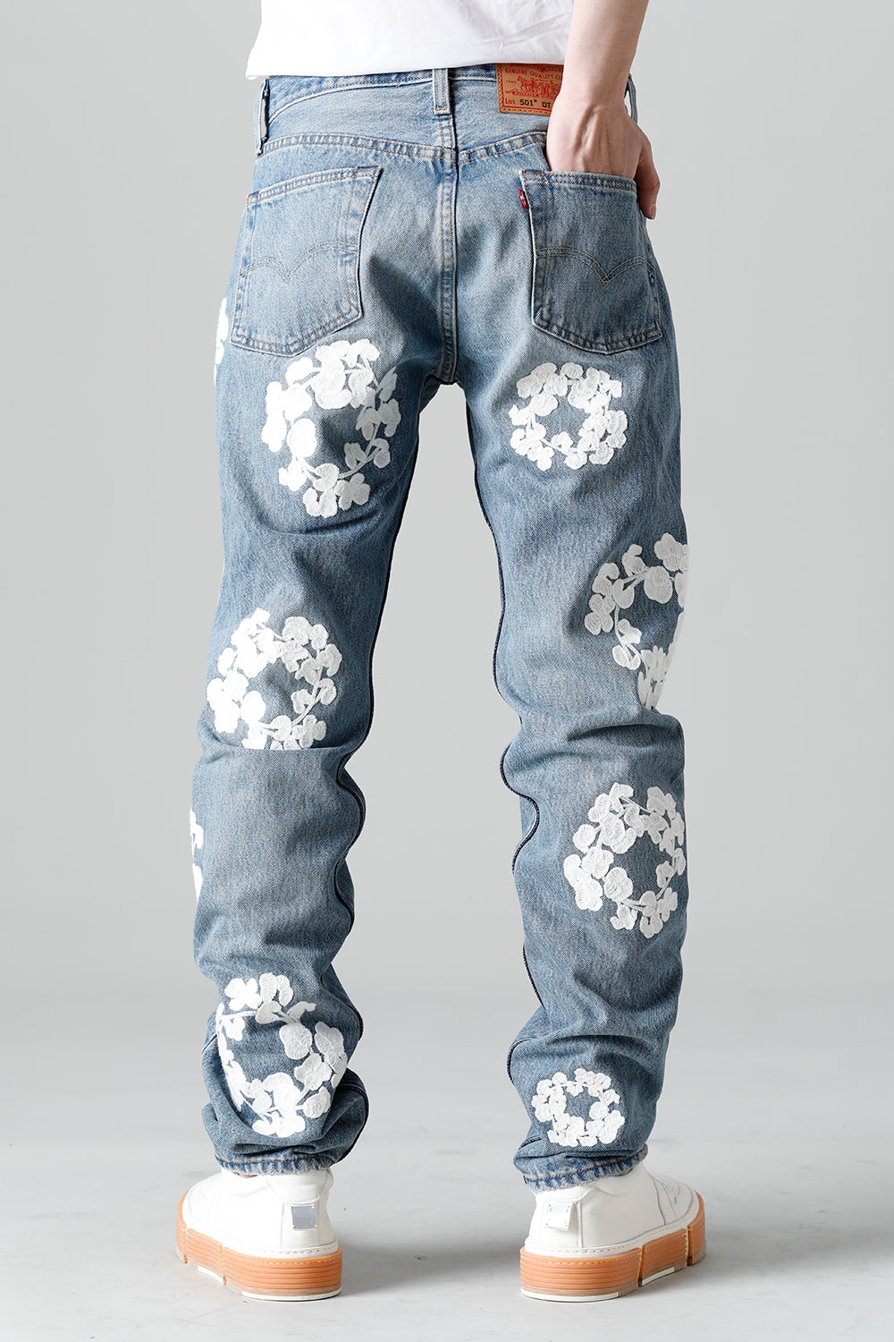 COTTON WREATH Chainstitch Jean Light Wash - 501-900-30