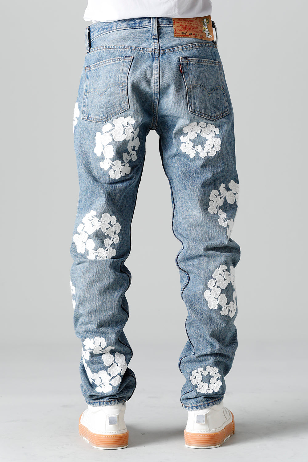 COTTON WREATH Chainstitch Jean Light Wash - 501-900-30