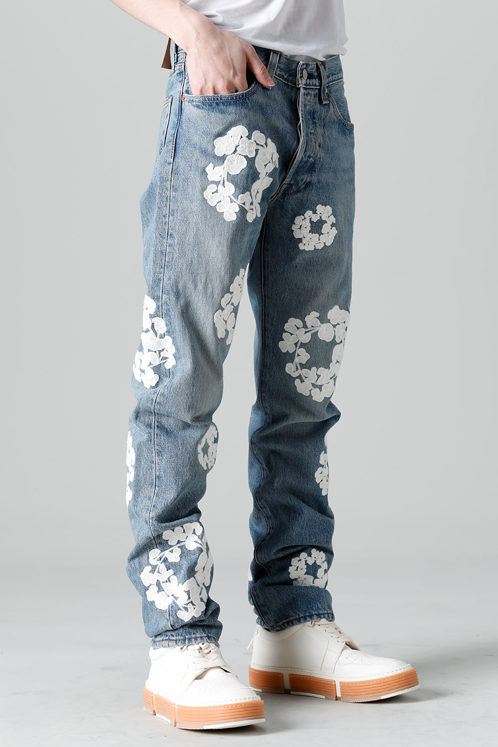 COTTON WREATH Chainstitch Jean Light Wash - 501-900-30