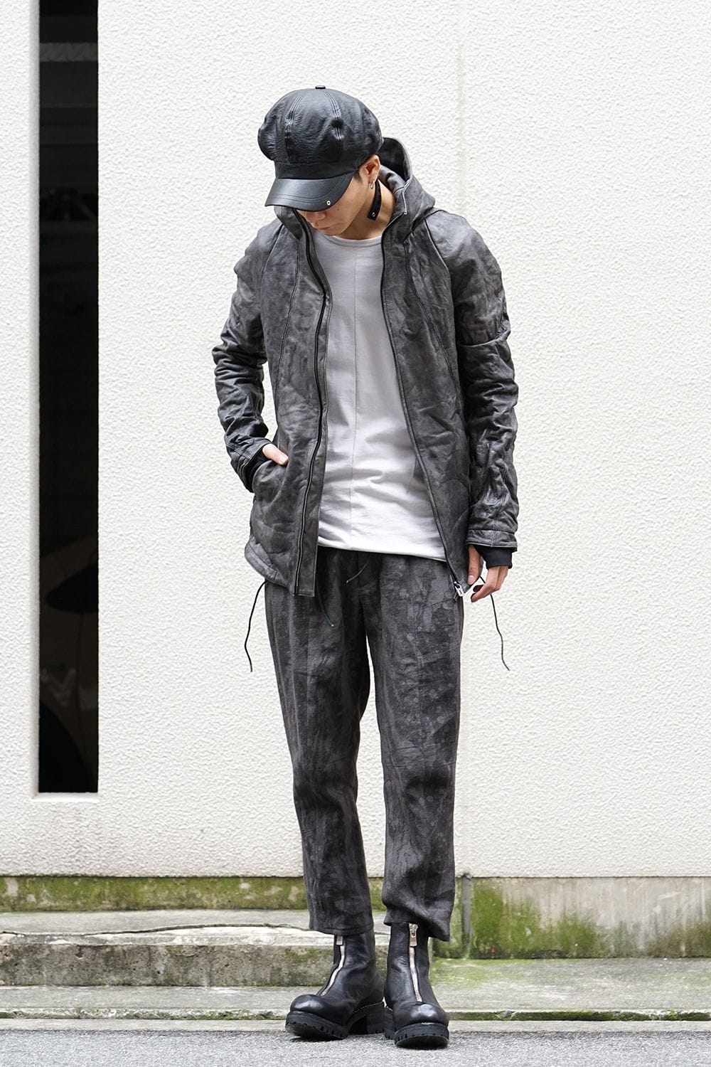 Ink Frow Dyed Linen Tuck Tapered Cropped Pants