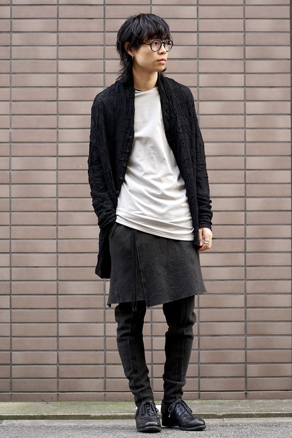 Links knitting cardigan