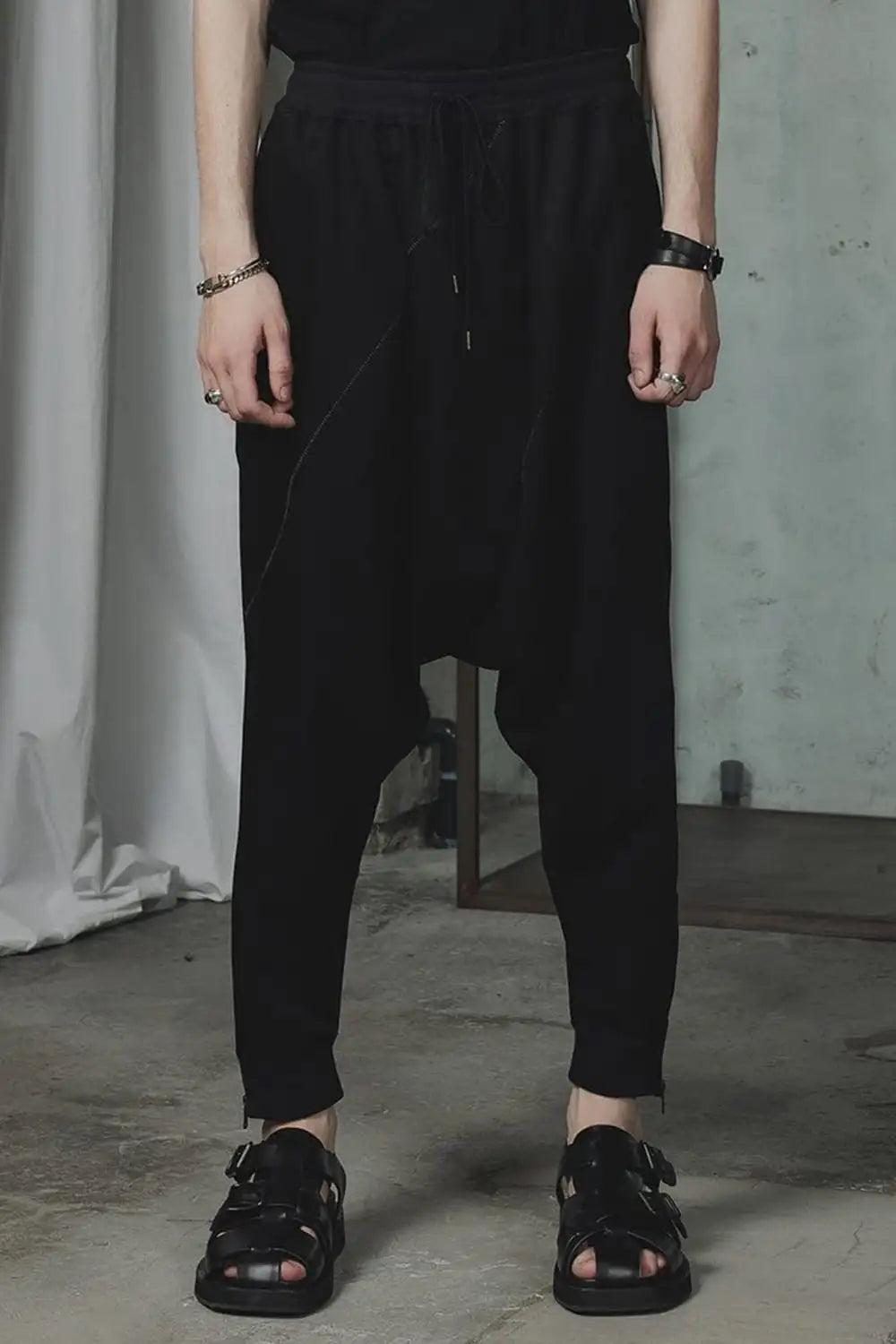 Sweat Drop-Crotch Pants  Black