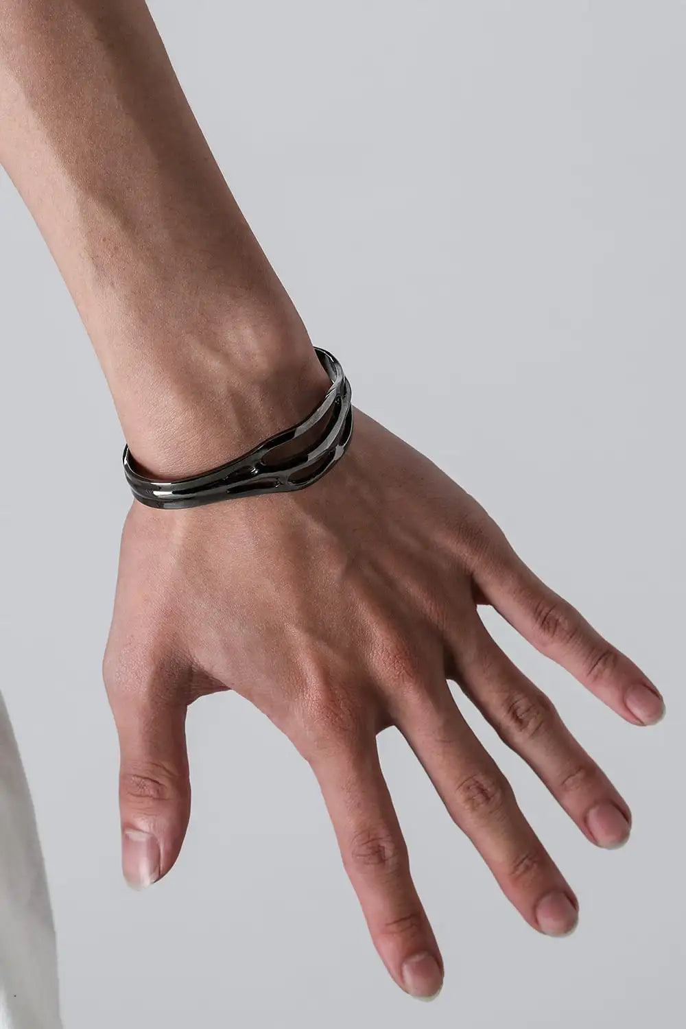 fangophilia × JULIUS Wrist Cover Bangle Black