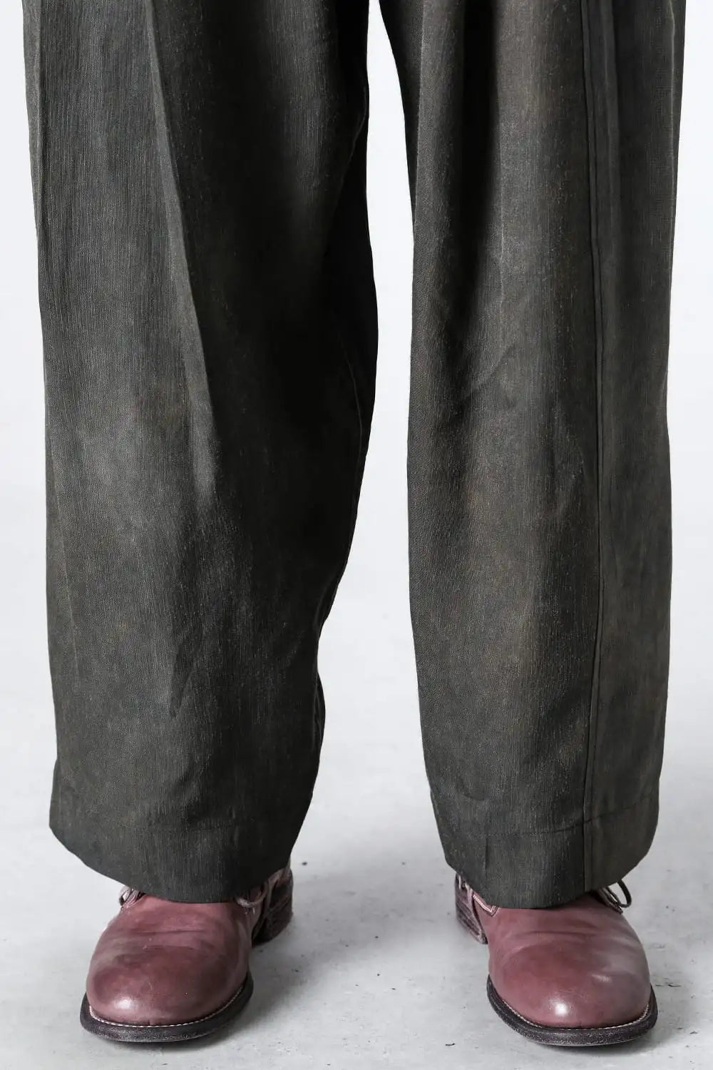 Front Pleats Tapered Long Trousers