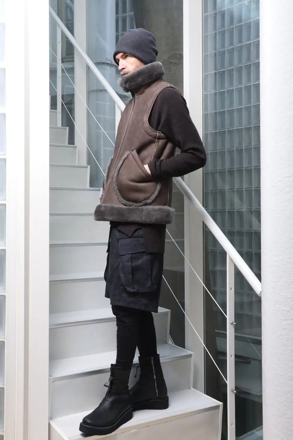 ハイネックベスト シープスキン ワームグレイ