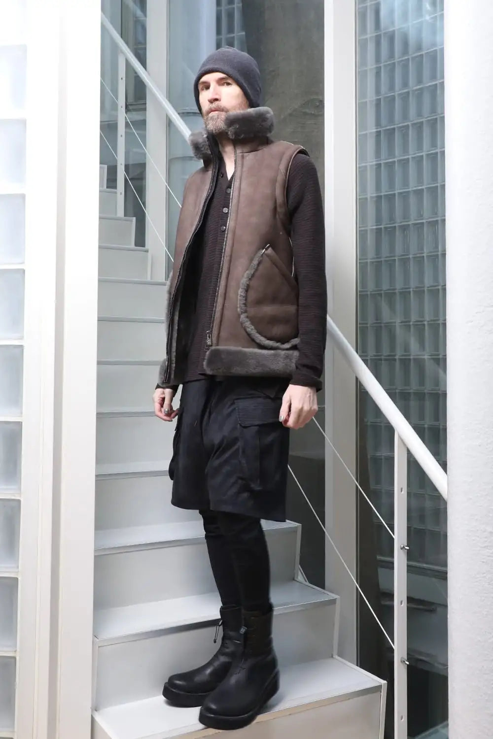 ハイネックベスト シープスキン ワームグレイ