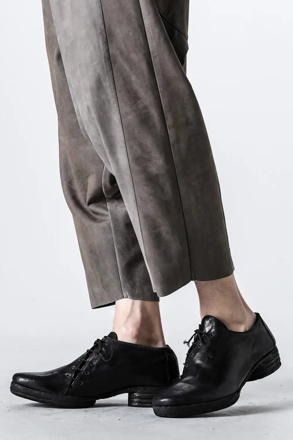 incarnation × DEVOA Shoes Horse leather garment dyed Black