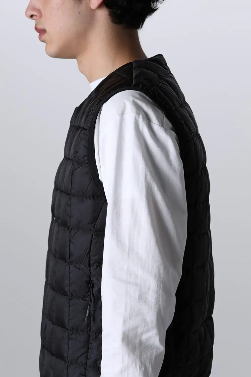 MOUNTAIN HI-SPEC CREW NECK DOWN VEST＜900FP+＞ Black