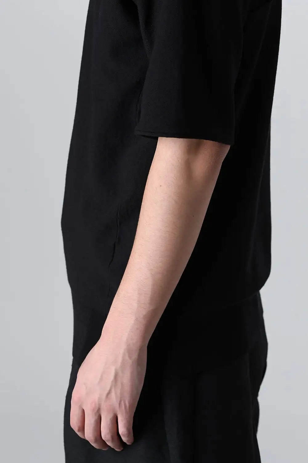 Short sleeve hybrid polyester