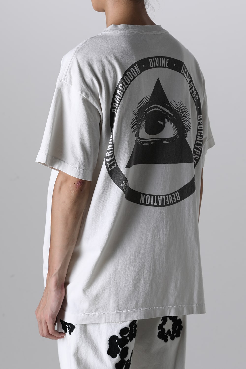 KOSUKE KAWAMURA × ©SAINT M×××××× COMPLICATED Short sleeve T-shirt