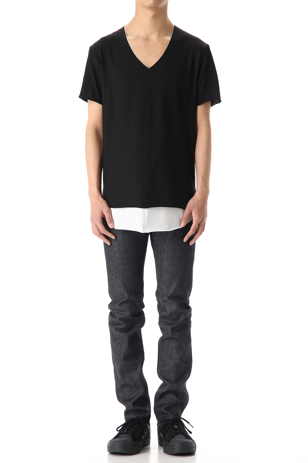 Layered cutsew V-neck - White / Black
