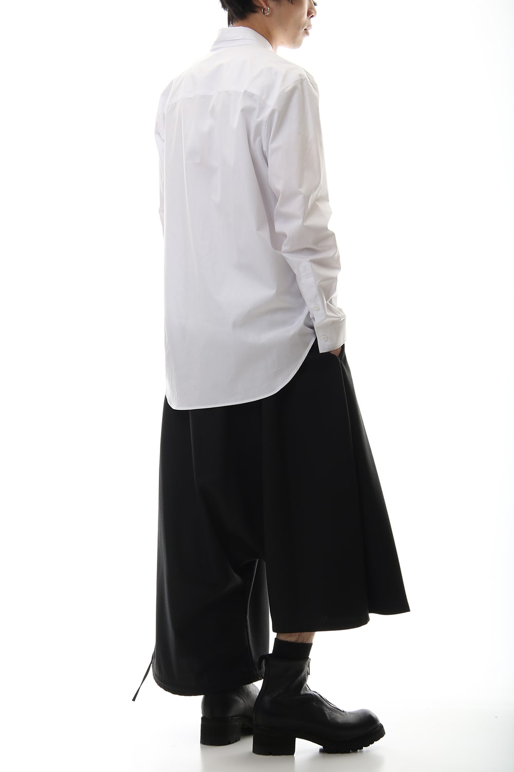 W Collar shirt White