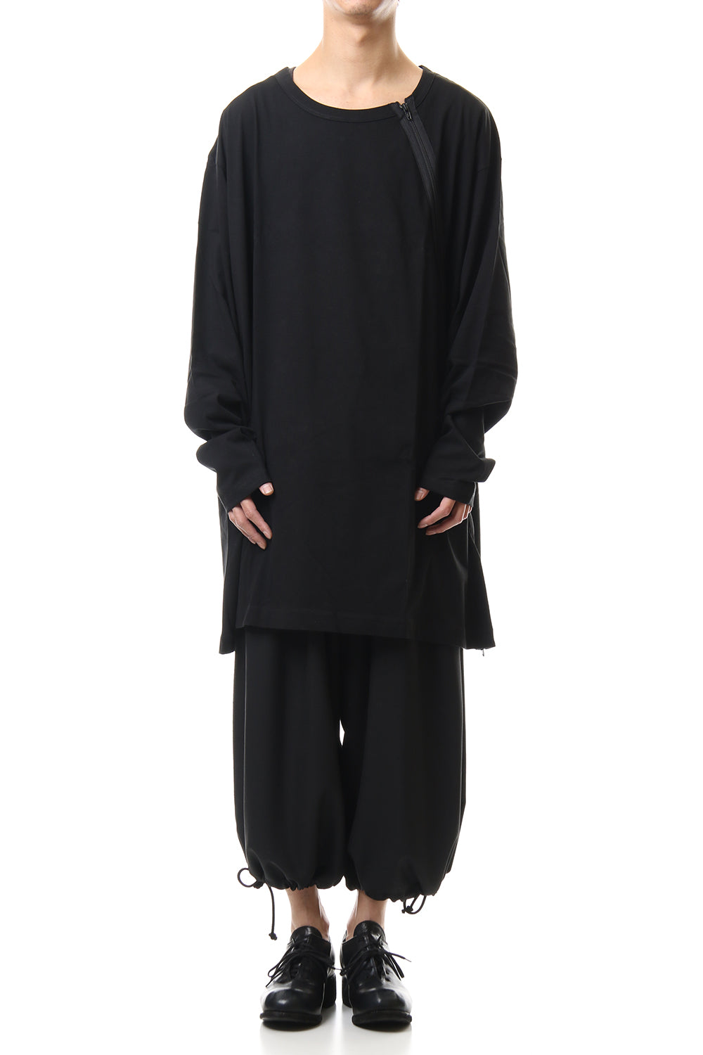 Diagonal zipper L/S cut sew Black