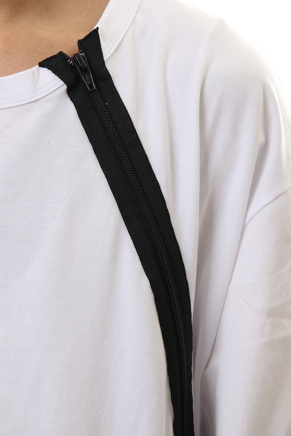Diagonal zipper L/S cut sew White