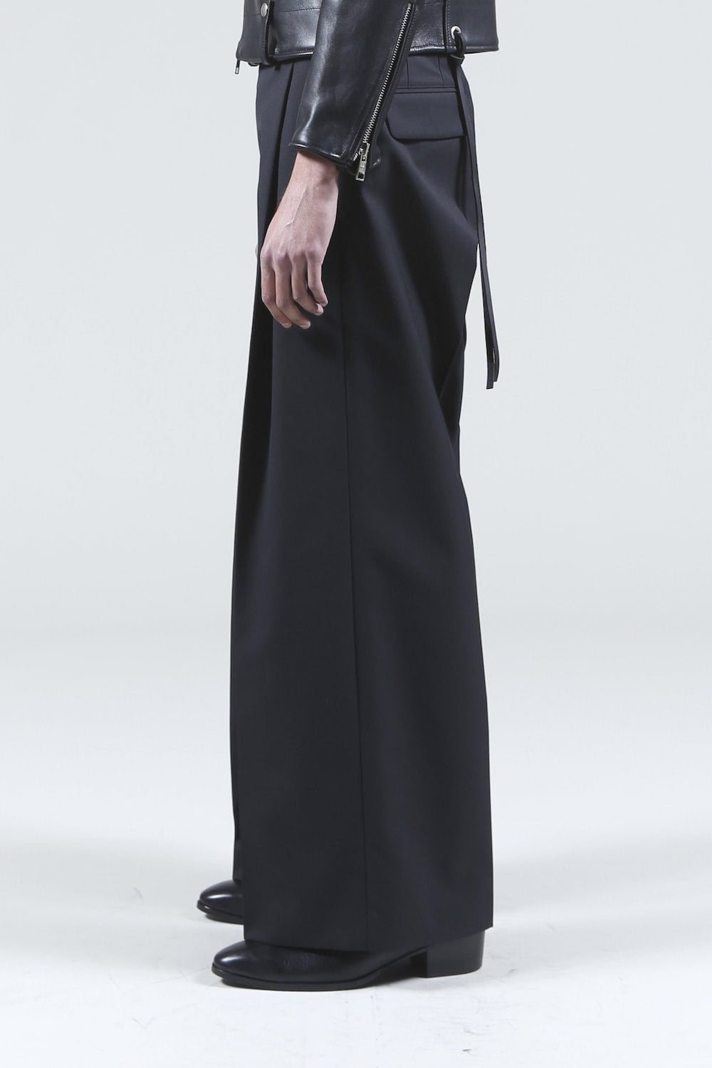 Tuck Wide Pants