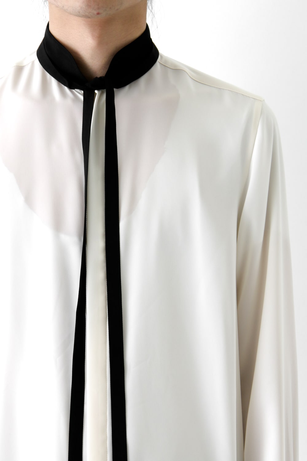 LAMBERT CREPE DE CHINE STAND BOW COLLAR SHIRT (ECRU)
