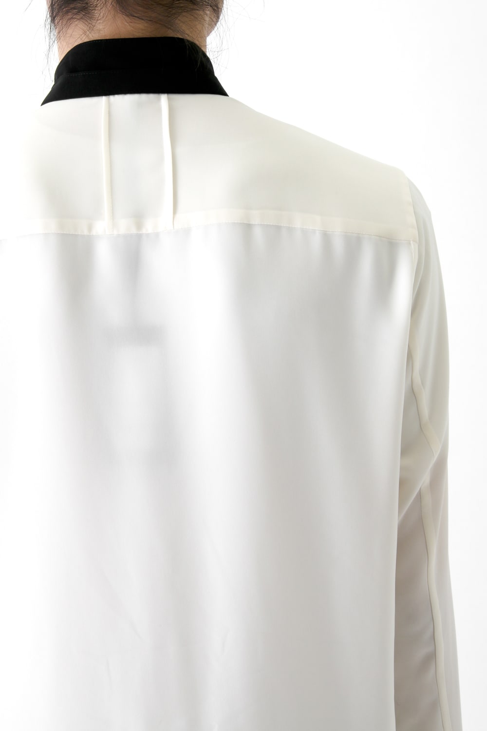 LAMBERT CREPE DE CHINE STAND BOW COLLAR SHIRT (ECRU)