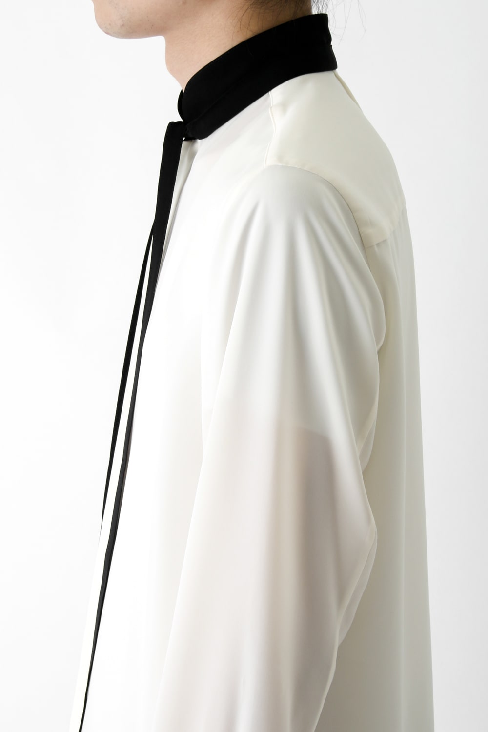 LAMBERT CREPE DE CHINE STAND BOW COLLAR SHIRT (ECRU)