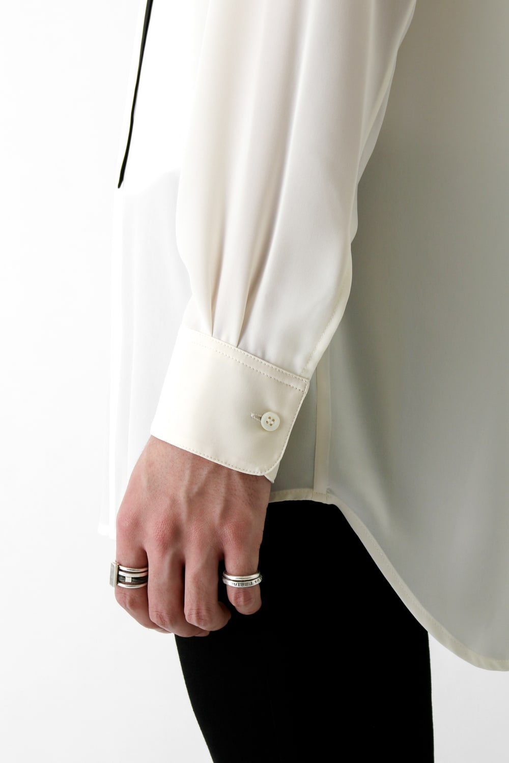 LAMBERT CREPE DE CHINE STAND BOW COLLAR SHIRT (ECRU)