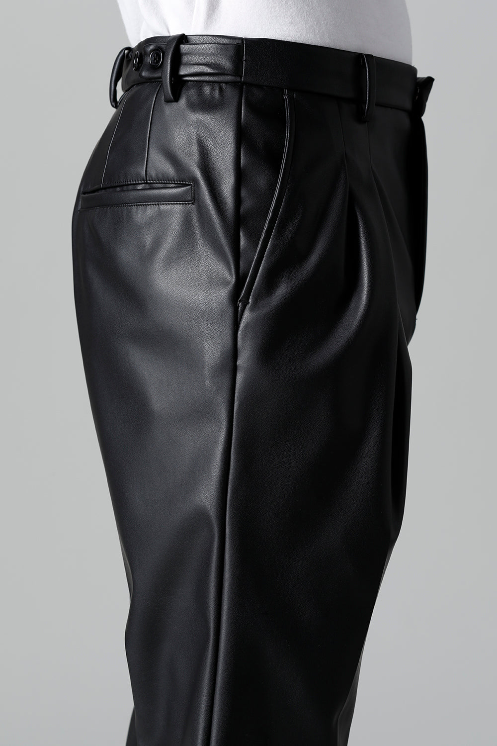 Airy Fake Leather  Faux Leather 2 Tuck Pants