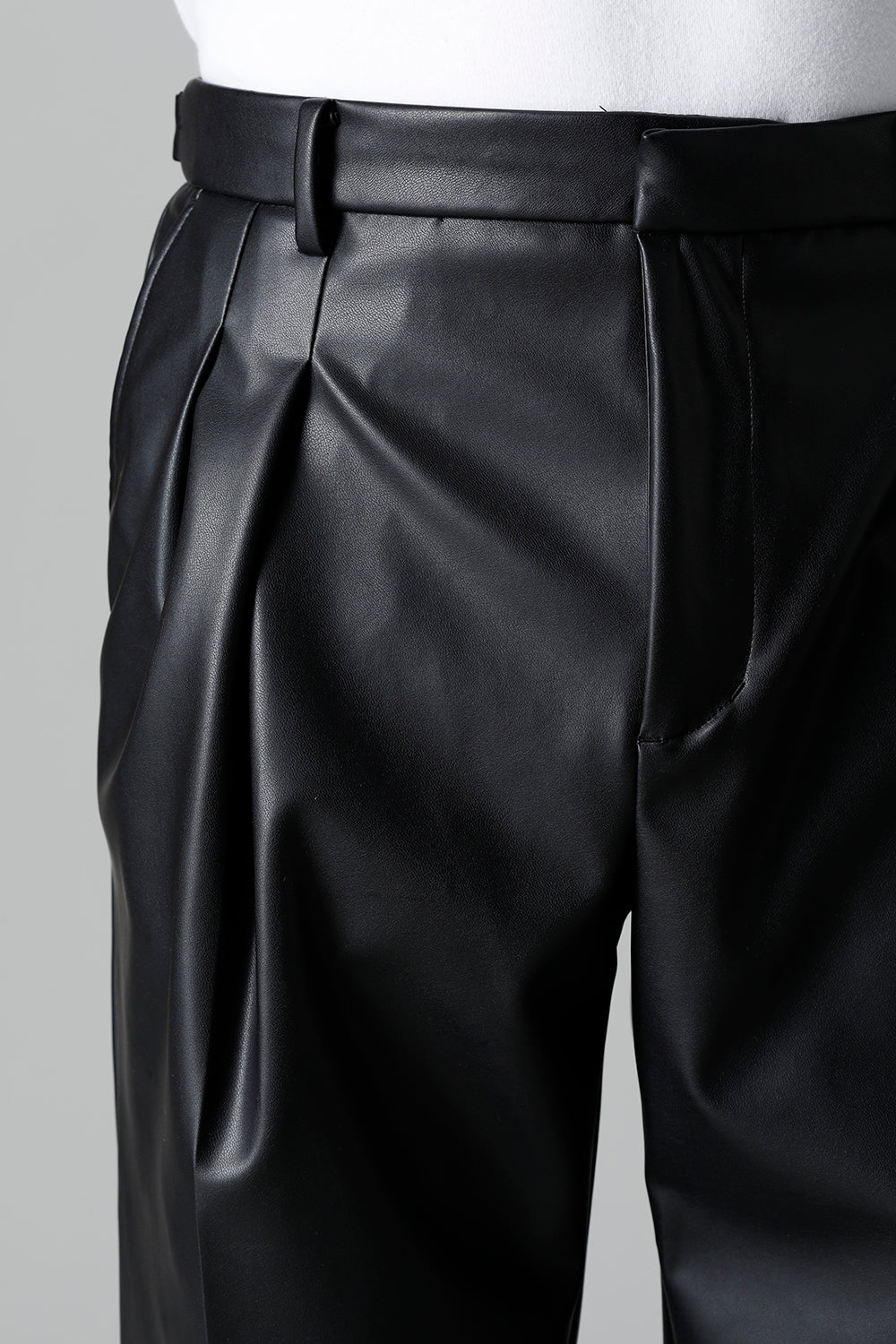 Airy Fake Leather  Faux Leather 2 Tuck Pants