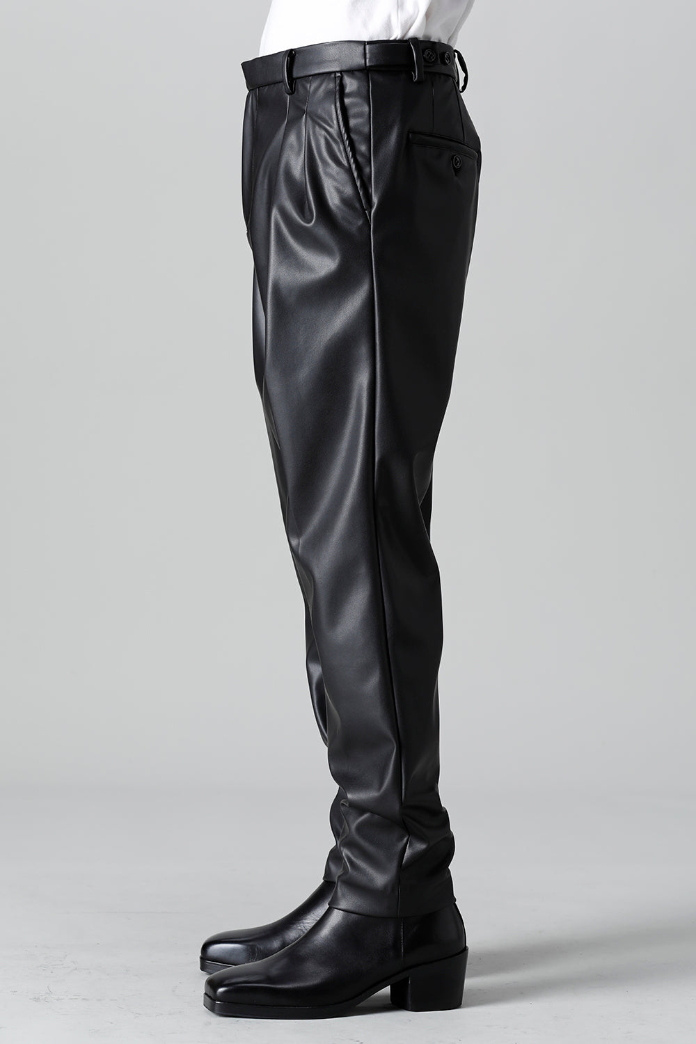 Airy Fake Leather  Faux Leather 2 Tuck Pants