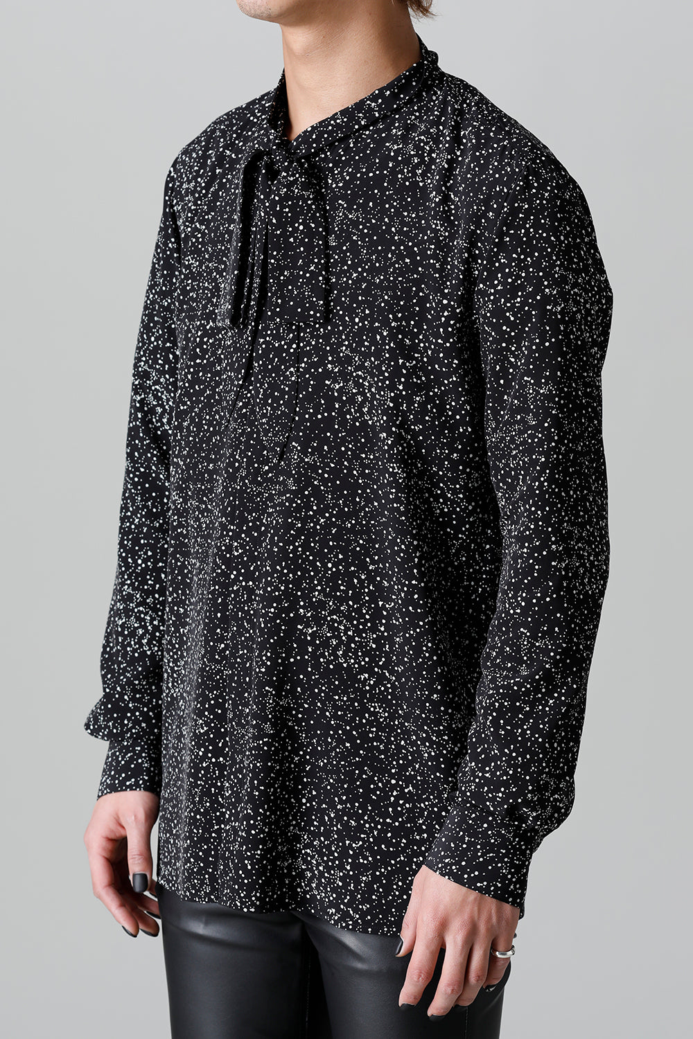 Dechine Random Dot print Ribbon Shirt Black × Off White