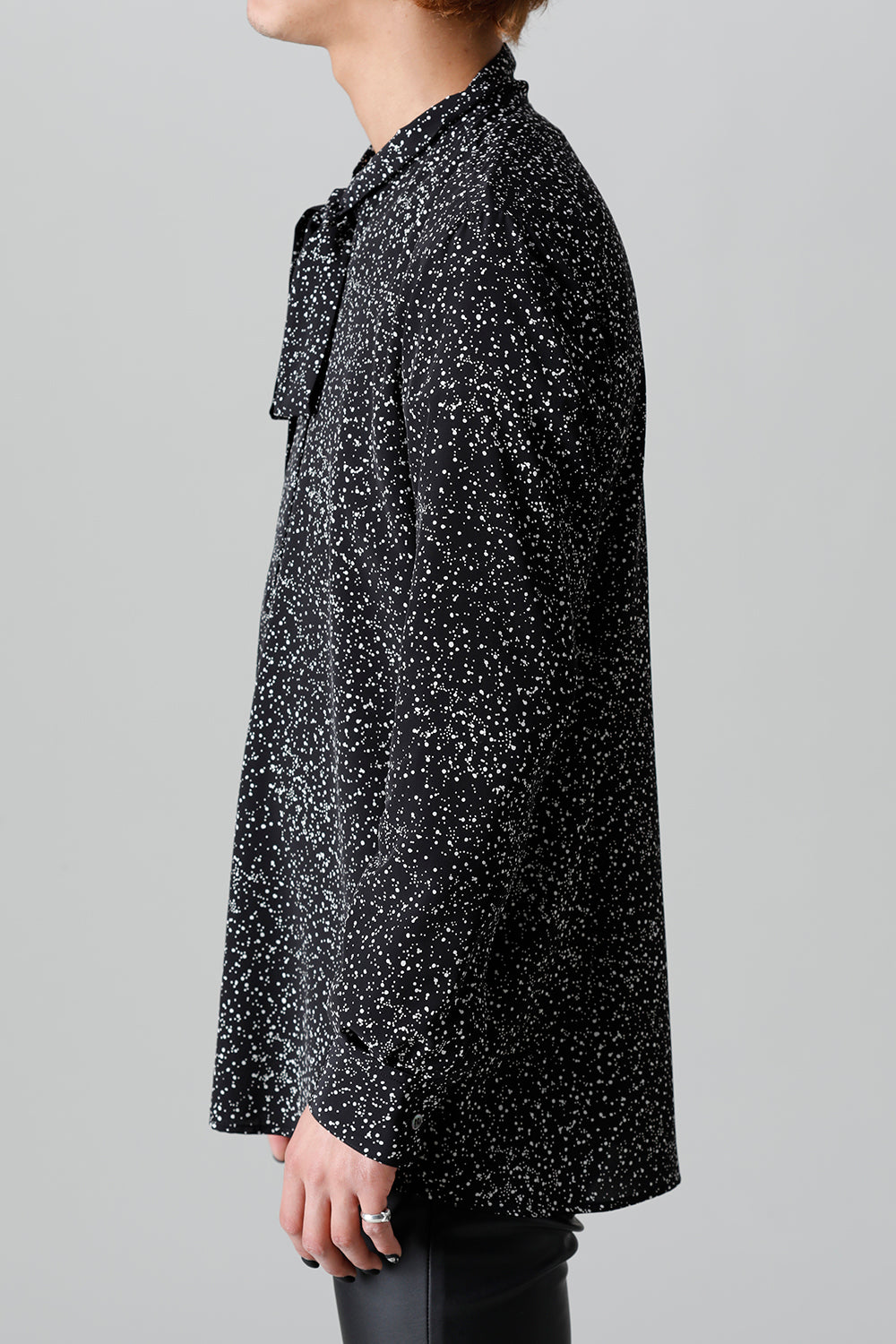 Dechine Random Dot print Ribbon Shirt Black × Off White