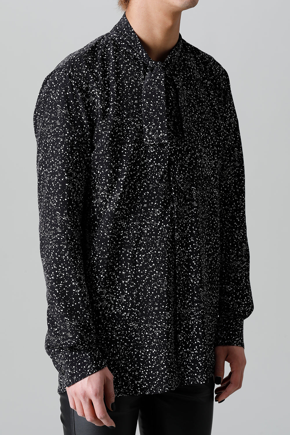 Dechine Random Dot print Ribbon Shirt Black × Off White