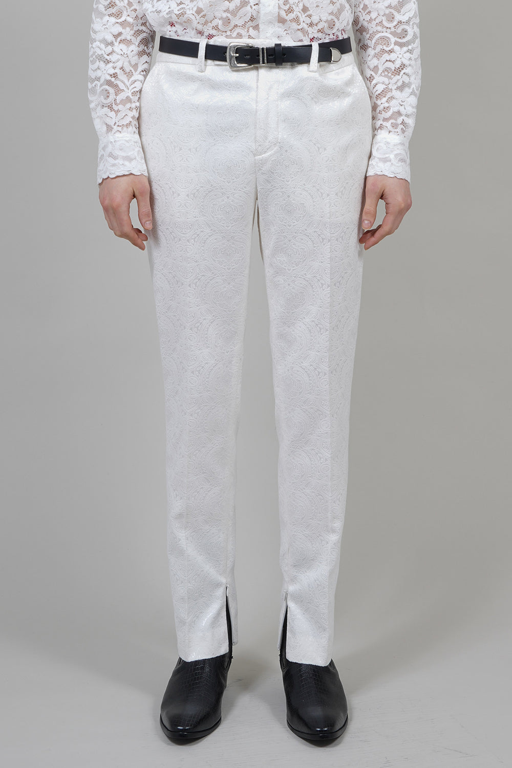 シャイニー オーナメントジャガード ファスナースリットパンツ クリーム