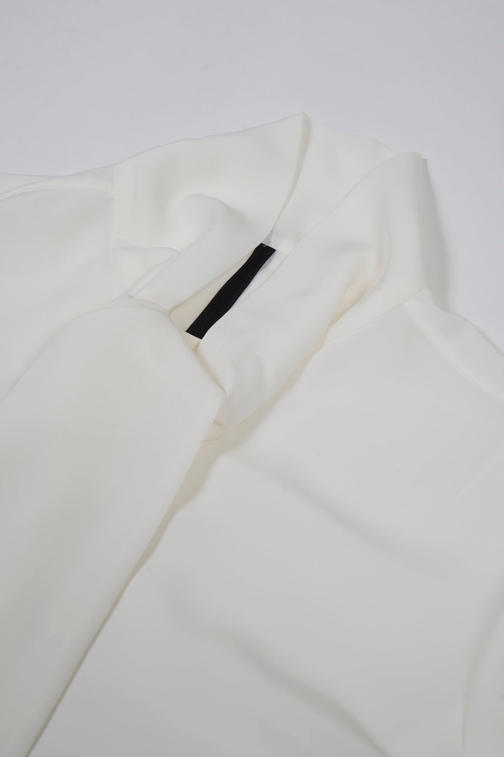 Drape Faille Bow Collar Shirt Off White